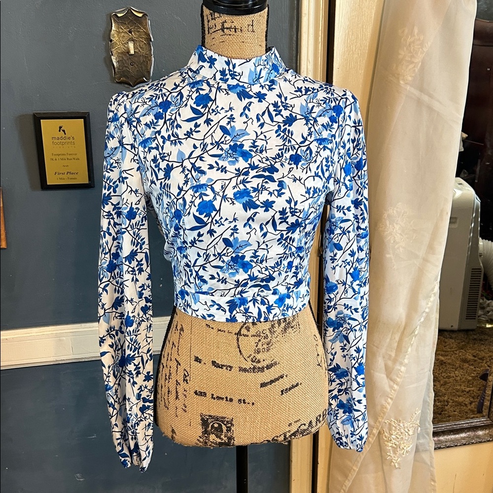 Blue Floral Mock Neck Long Sleeve Crop Top